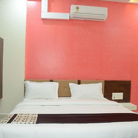 Hotel Bansidhar Somnāth Екстериор снимка