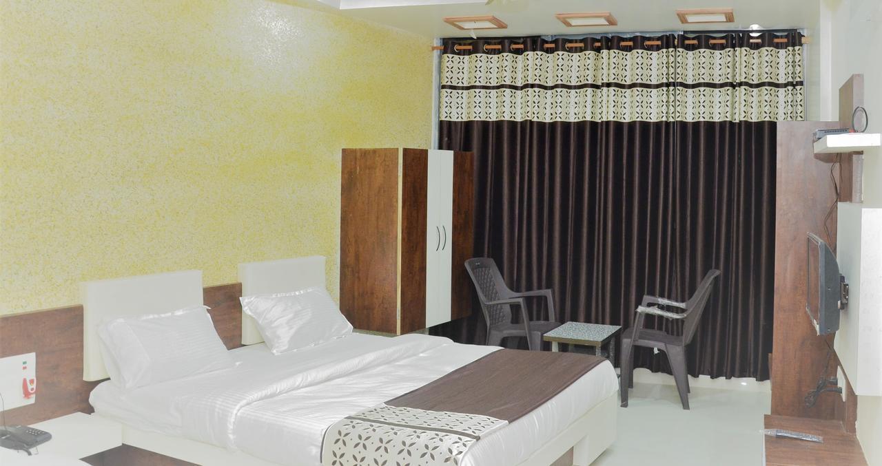 Hotel Bansidhar Somnāth Екстериор снимка