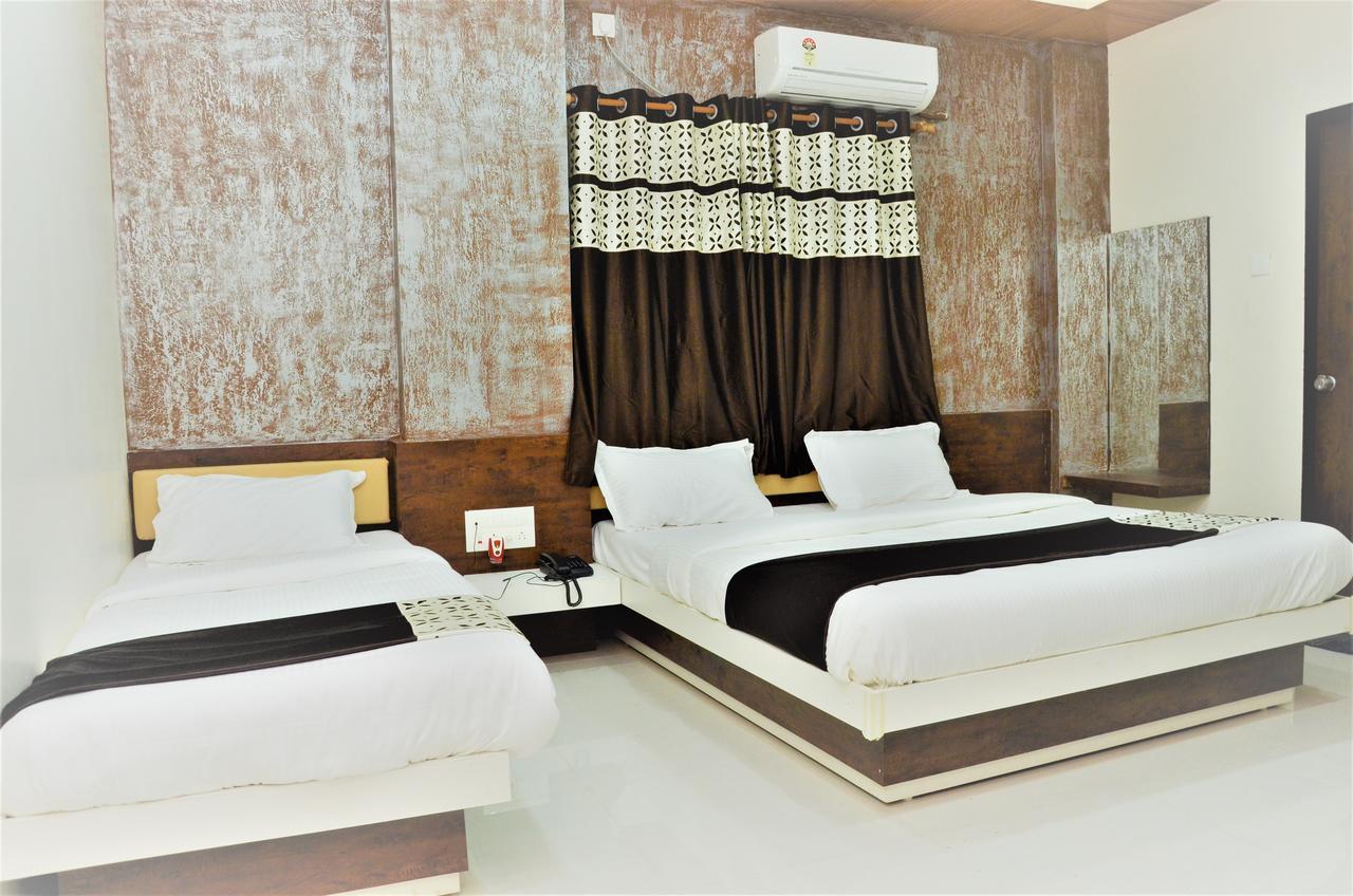 Hotel Bansidhar Somnāth Екстериор снимка
