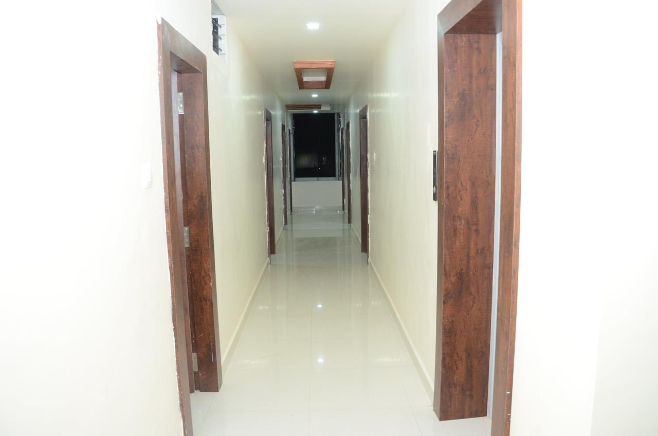 Hotel Bansidhar Somnāth Екстериор снимка