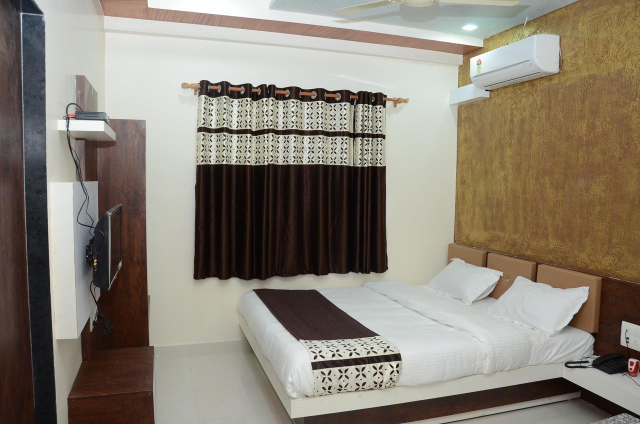 Hotel Bansidhar Somnāth Екстериор снимка
