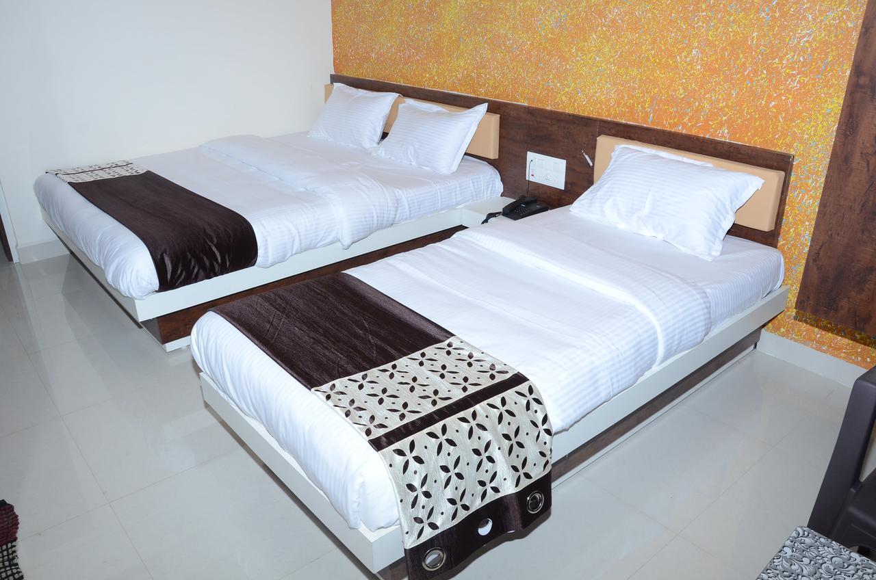 Hotel Bansidhar Somnāth Екстериор снимка