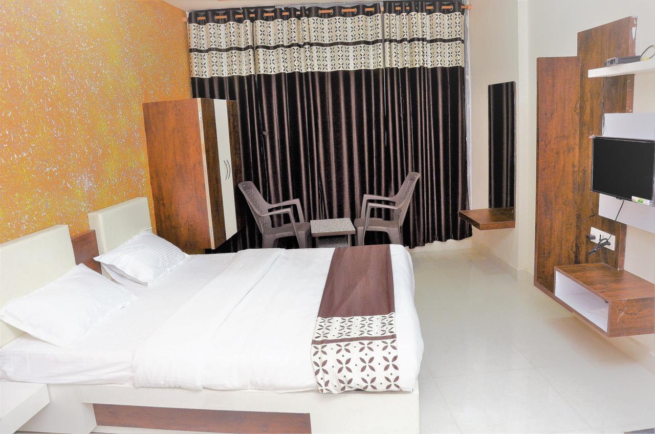 Hotel Bansidhar Somnāth Екстериор снимка