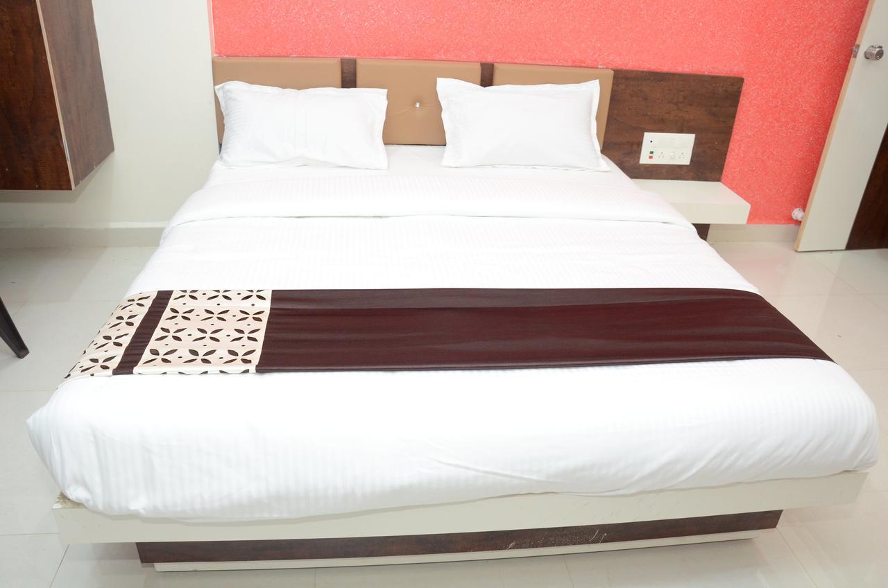 Hotel Bansidhar Somnāth Екстериор снимка
