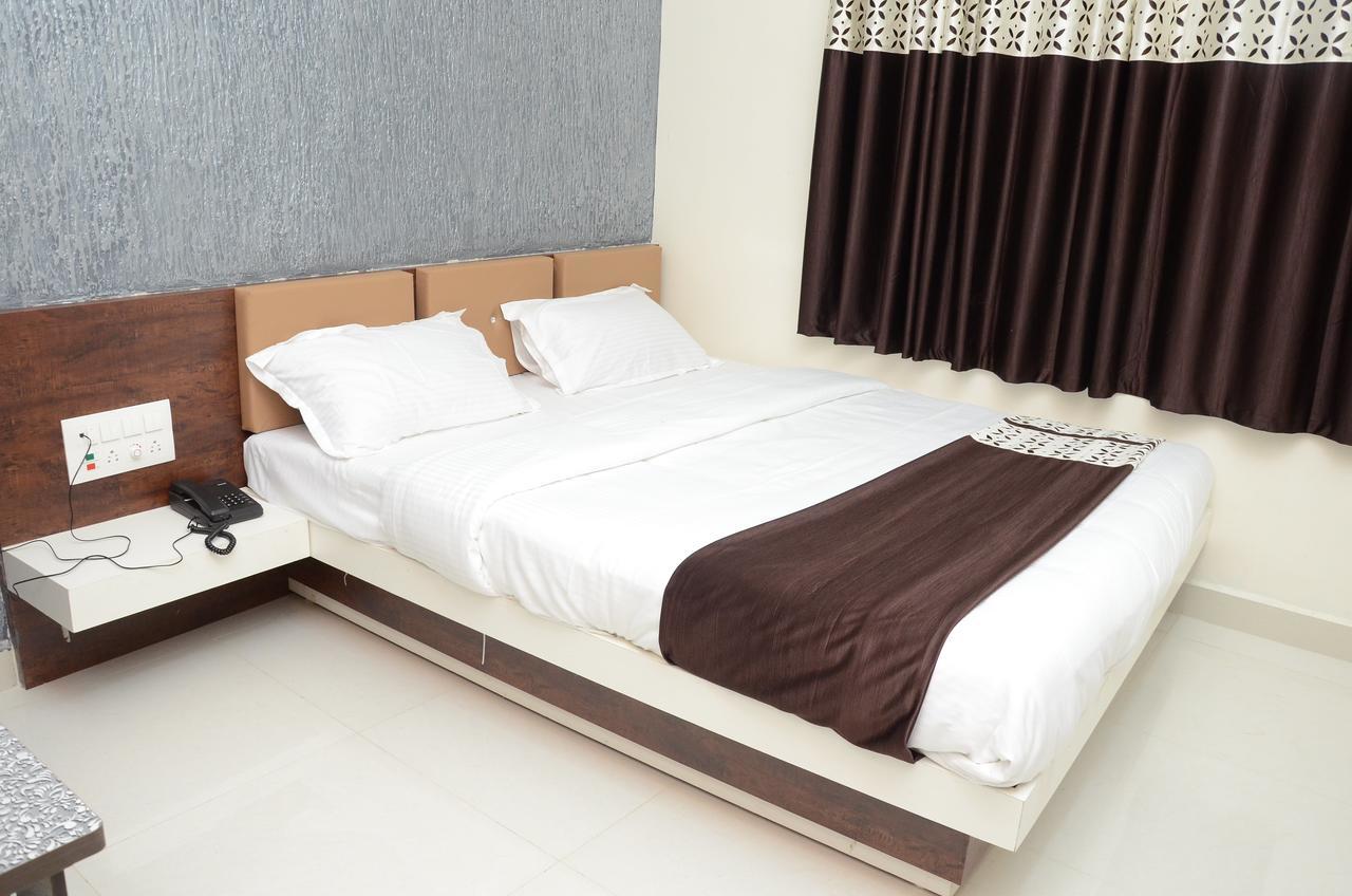 Hotel Bansidhar Somnāth Екстериор снимка