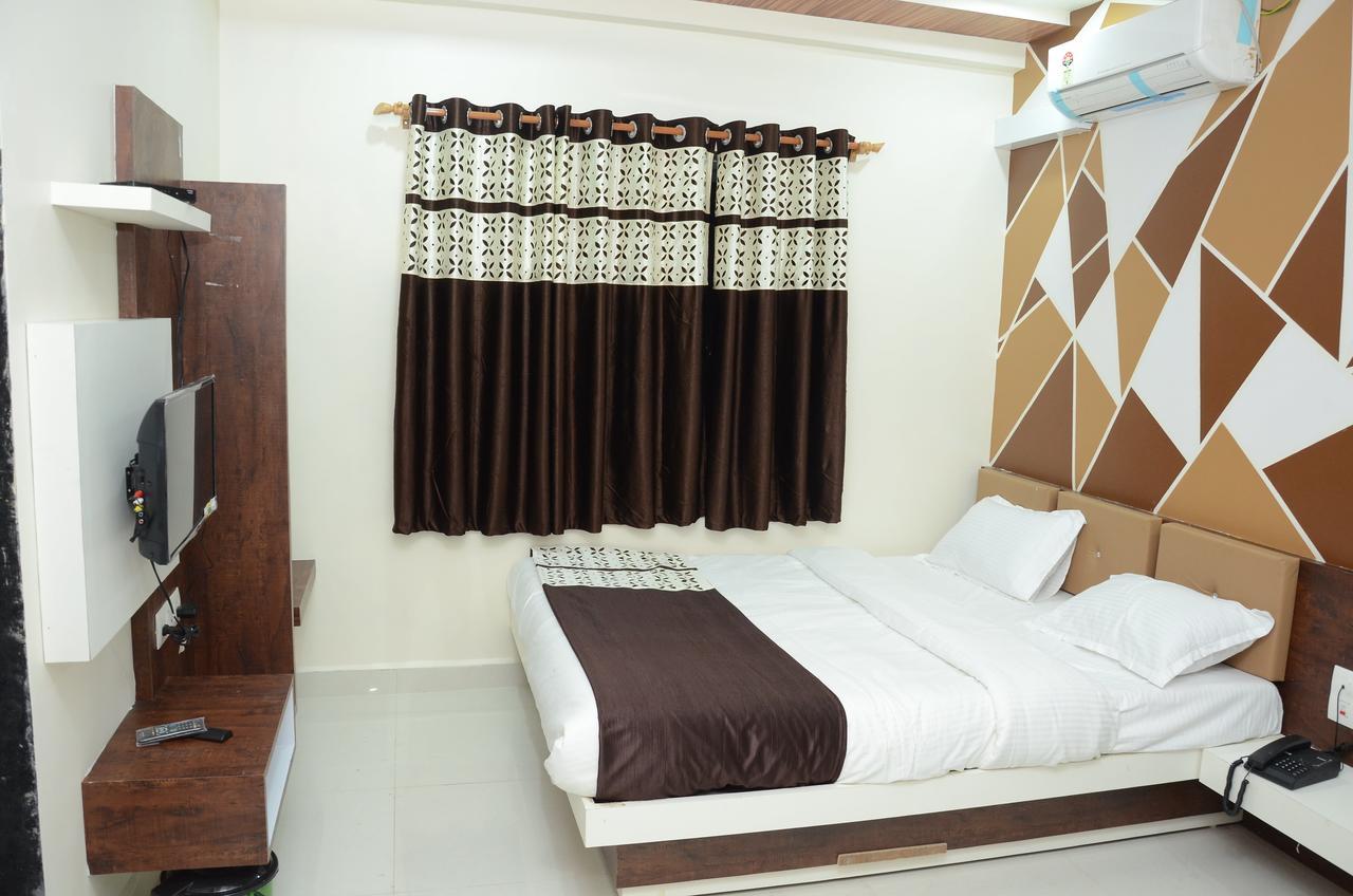 Hotel Bansidhar Somnāth Екстериор снимка