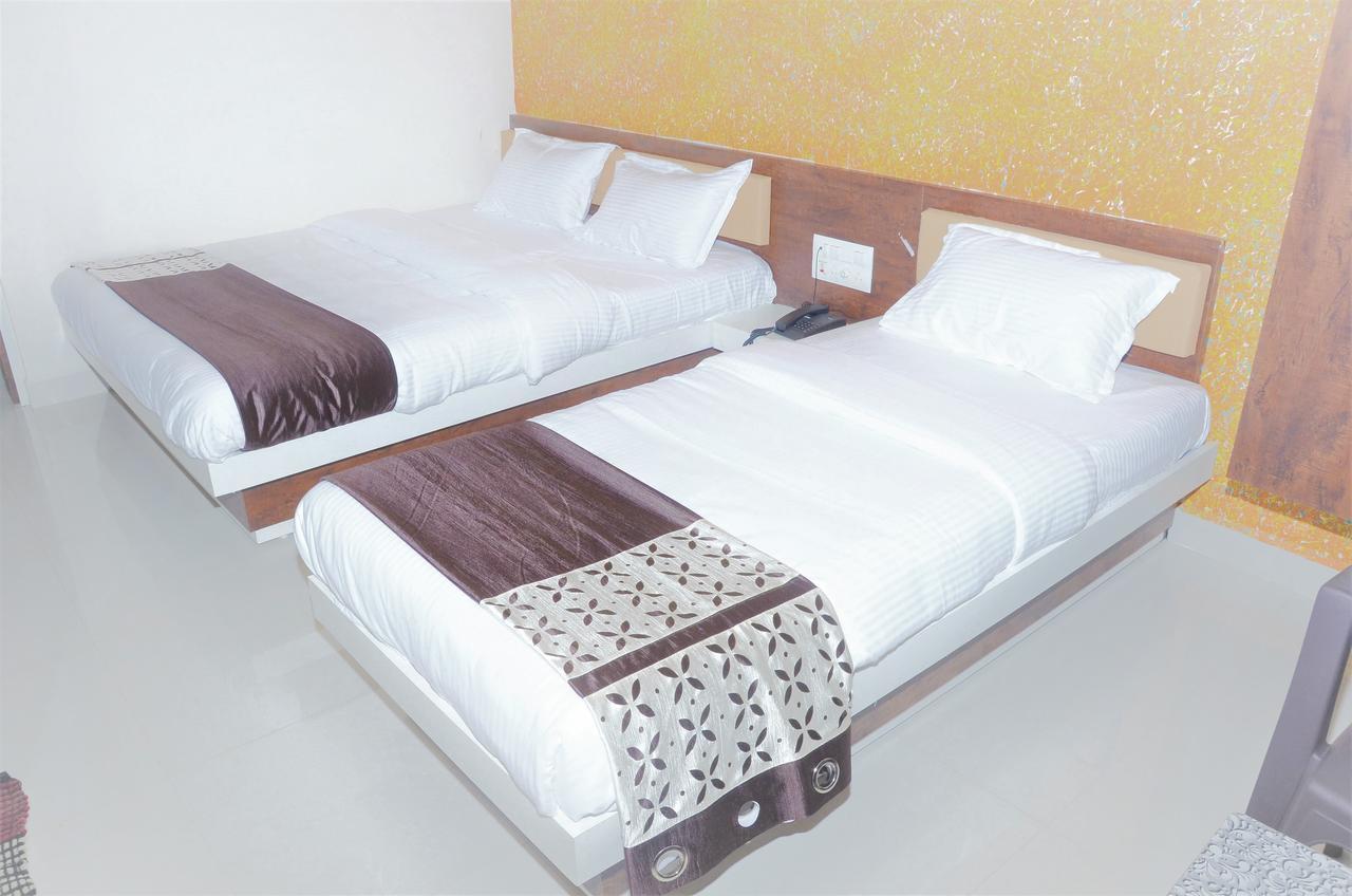 Hotel Bansidhar Somnāth Екстериор снимка