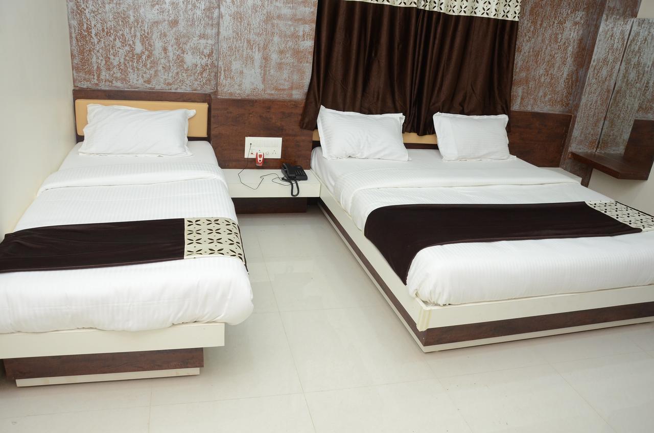 Hotel Bansidhar Somnāth Екстериор снимка