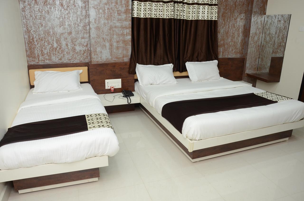 Hotel Bansidhar Somnāth Екстериор снимка