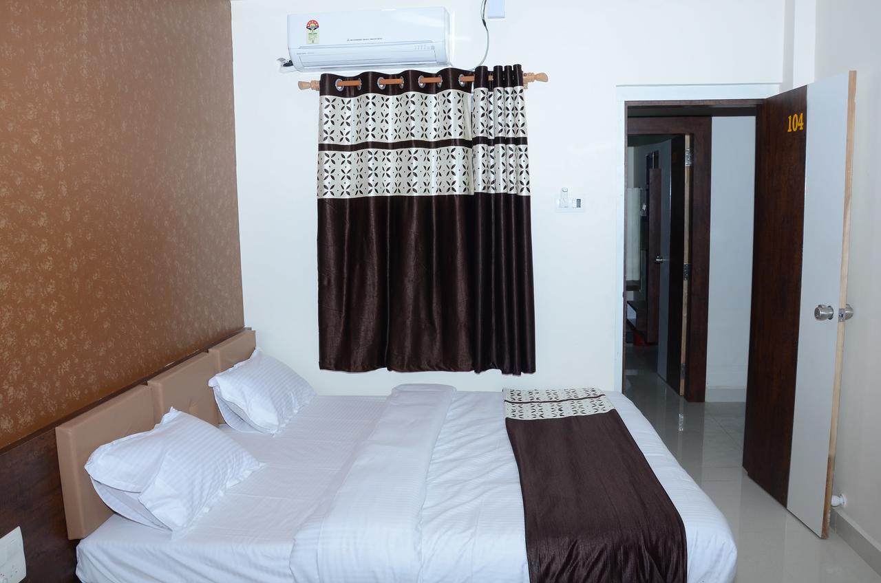 Hotel Bansidhar Somnāth Екстериор снимка